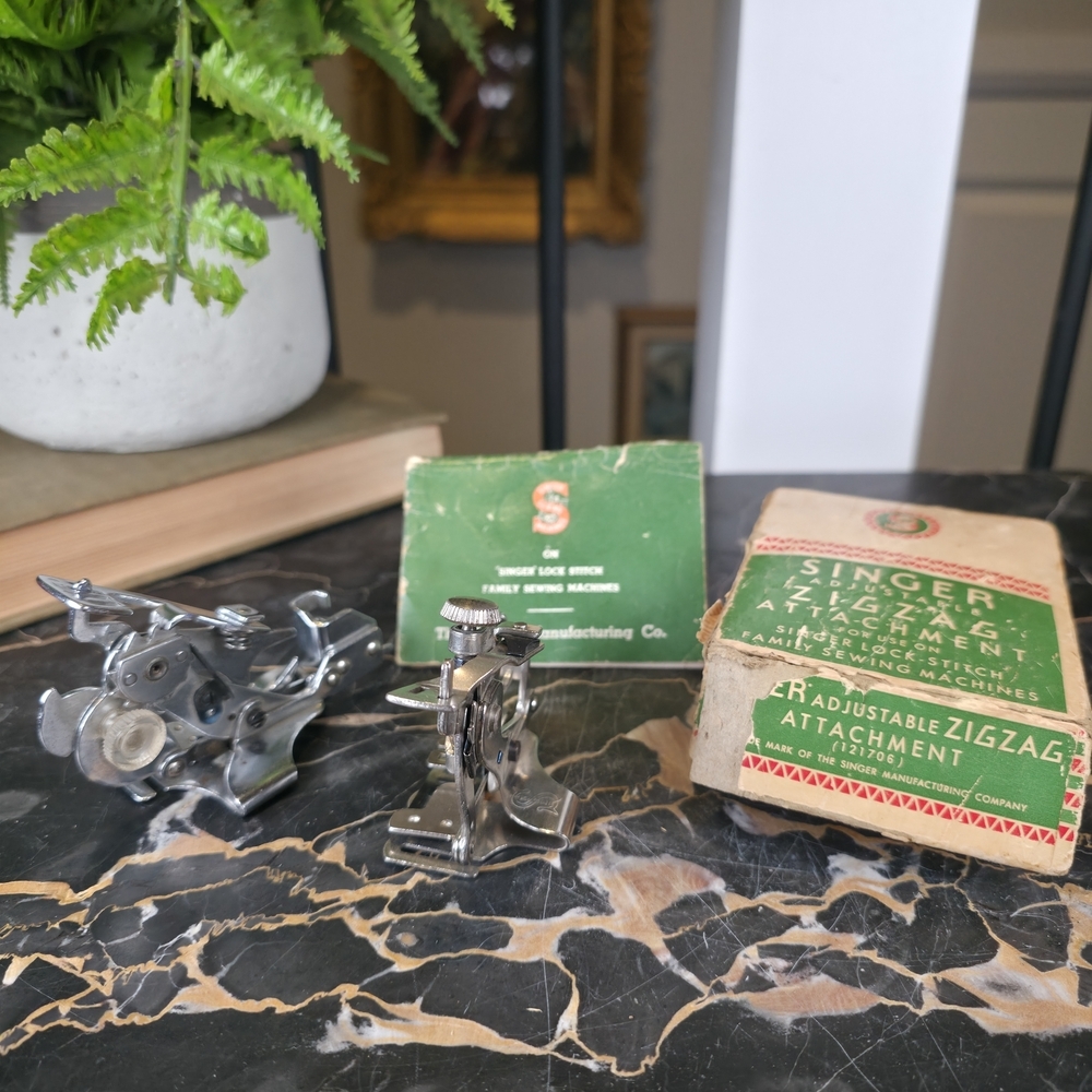 Singer Adjustable Zigzag Attachment - Silver